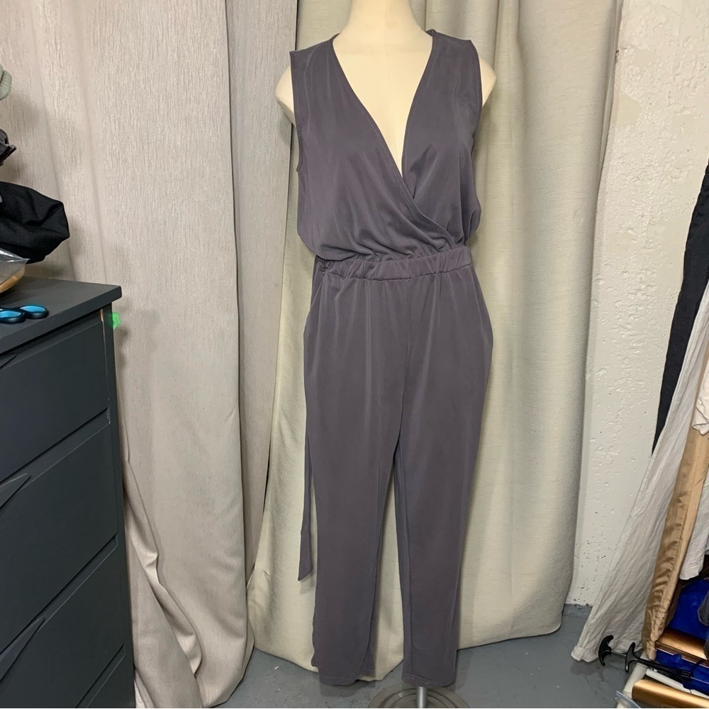 Dex Gray Hi Rise Jumpsuit Modal Blend Sz S Sleeveless Wrap V Neck Belted Romper - Picture 14 of 14